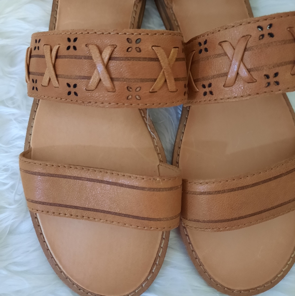 Frye and Co faux leather ankle strappy sandals sz 7.5 NWOB - Picture 7 of 8